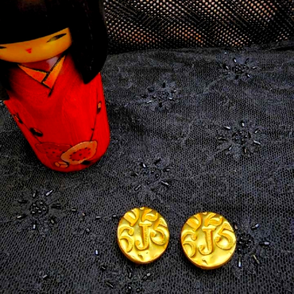 Vintage Circle One Letter Clip On Earrings